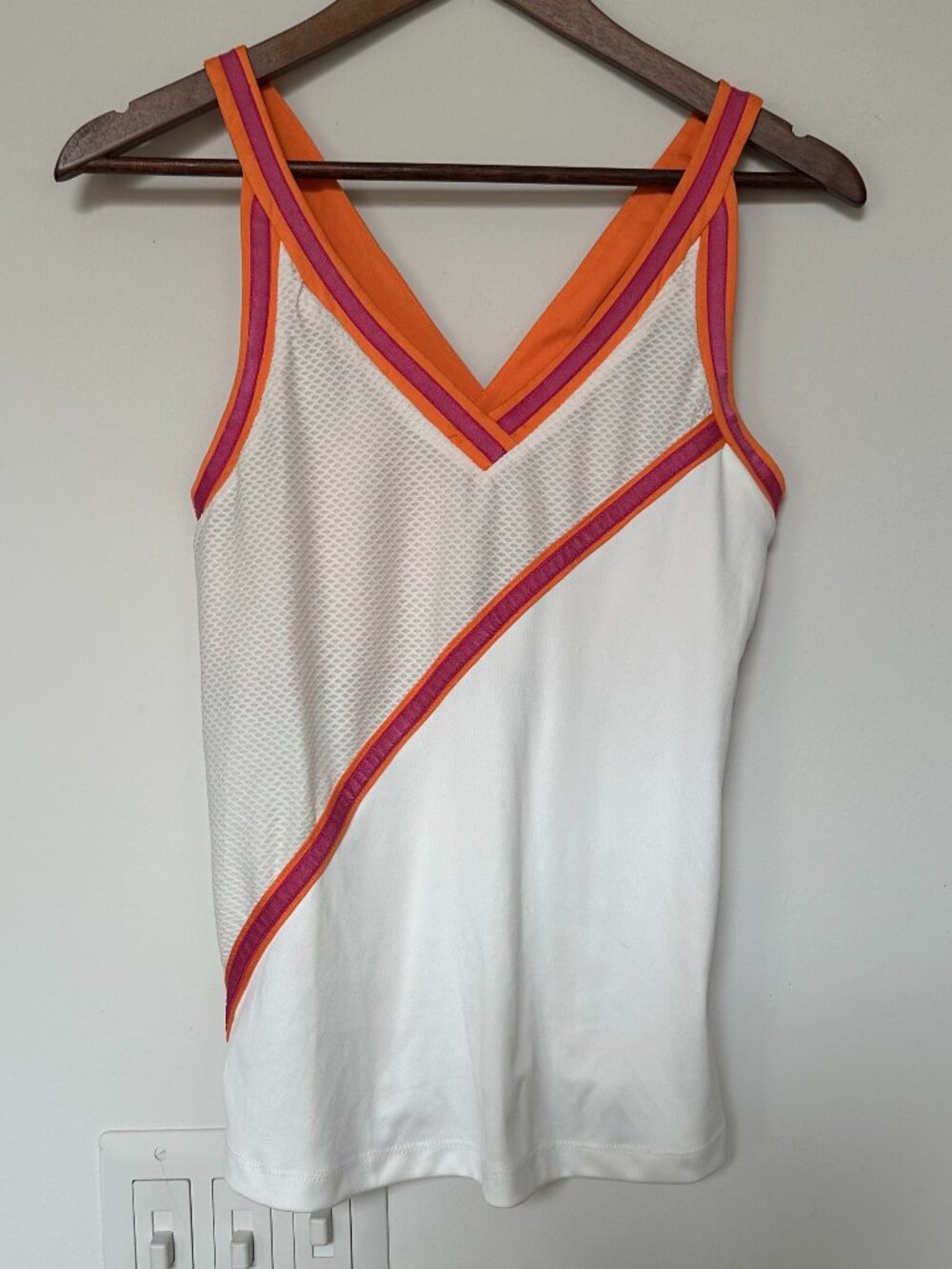 Vintage Tail Colorblock Mesh Athletic Tank Top with Built-In Shelf Bra